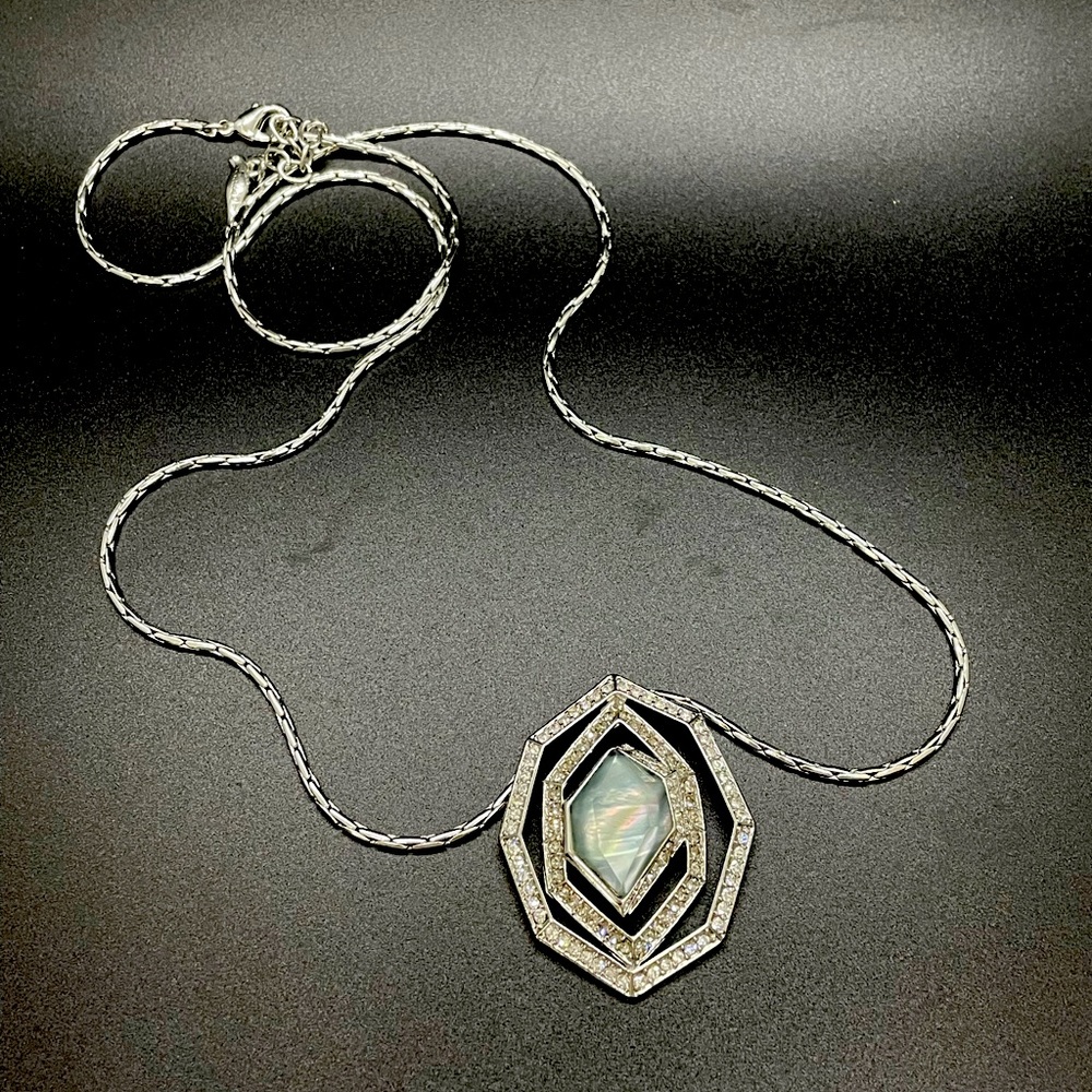 Chloe + Isabel pendant apenglow